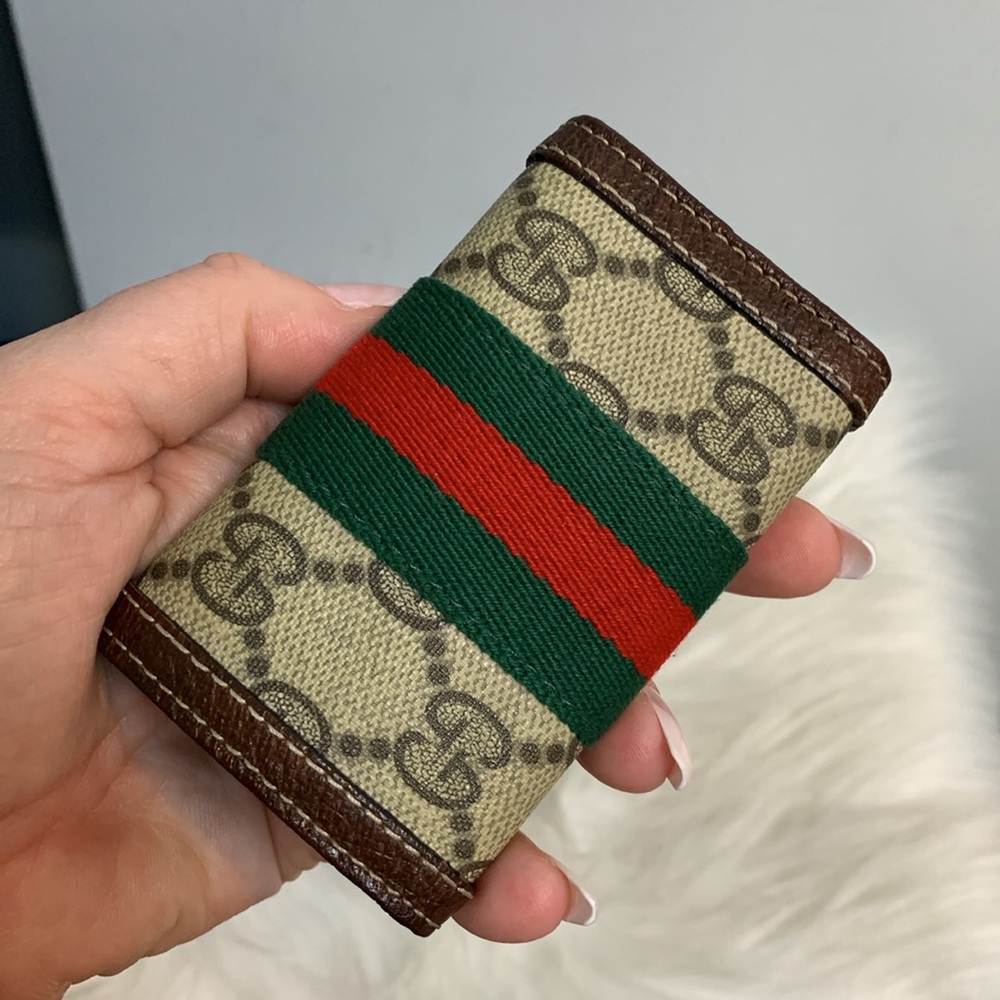 Gucci Beige GG Canvas Key & Card Holder with Brown Trim and Green/Red Stripe - Picture 2 of 16